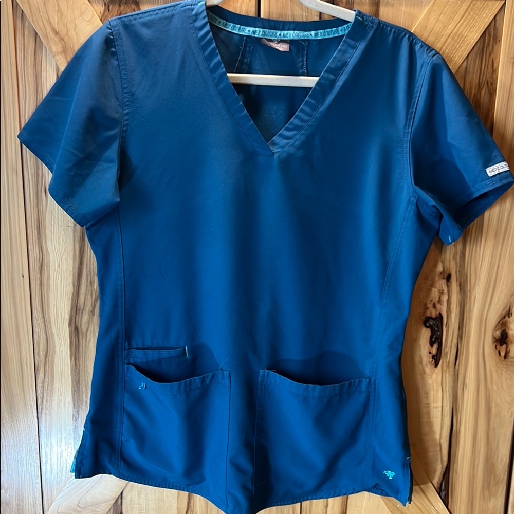 SALE🎉 Med Couture Women's V-Neck Scrub Top